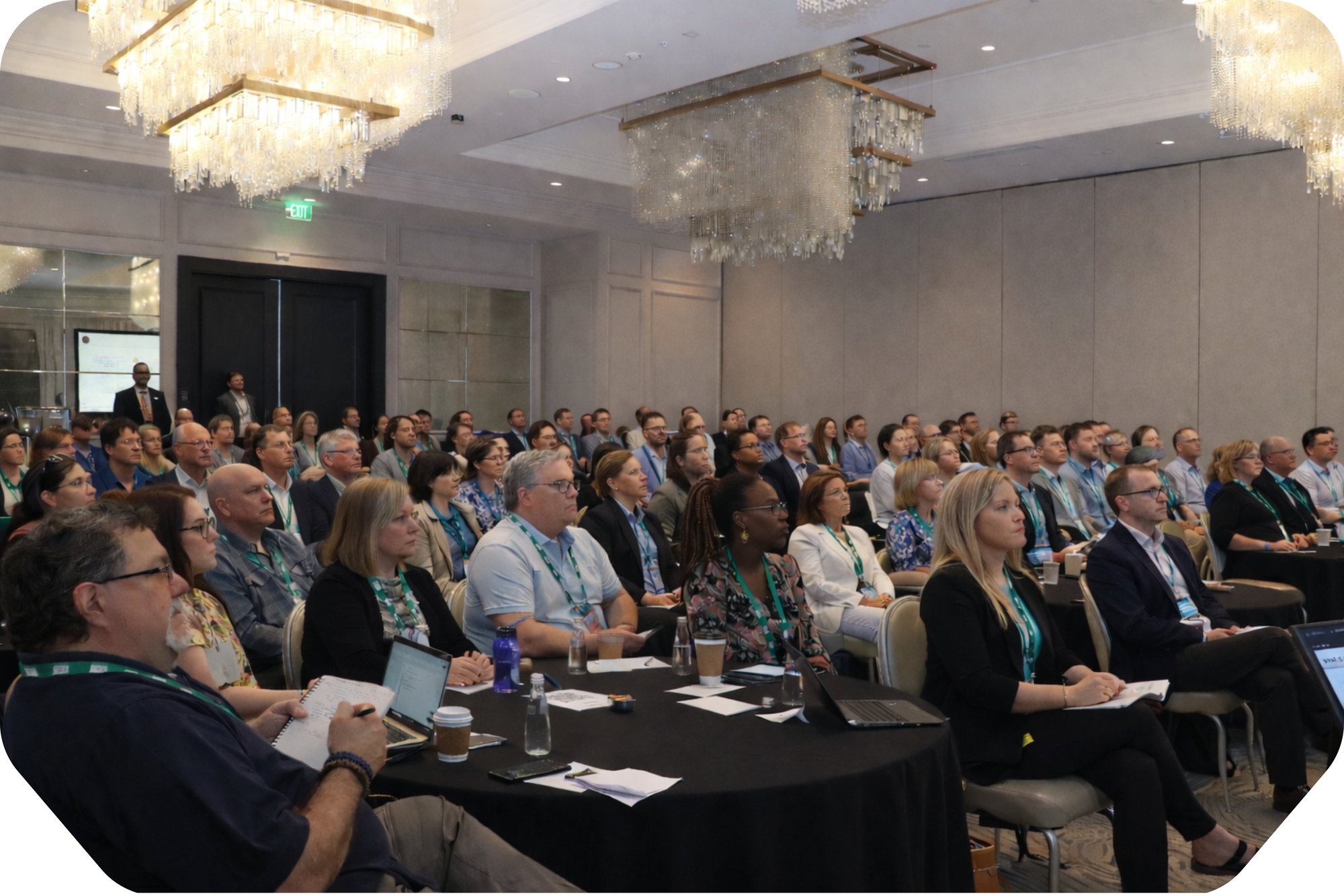 InfoNEXT Overview Who 3-1